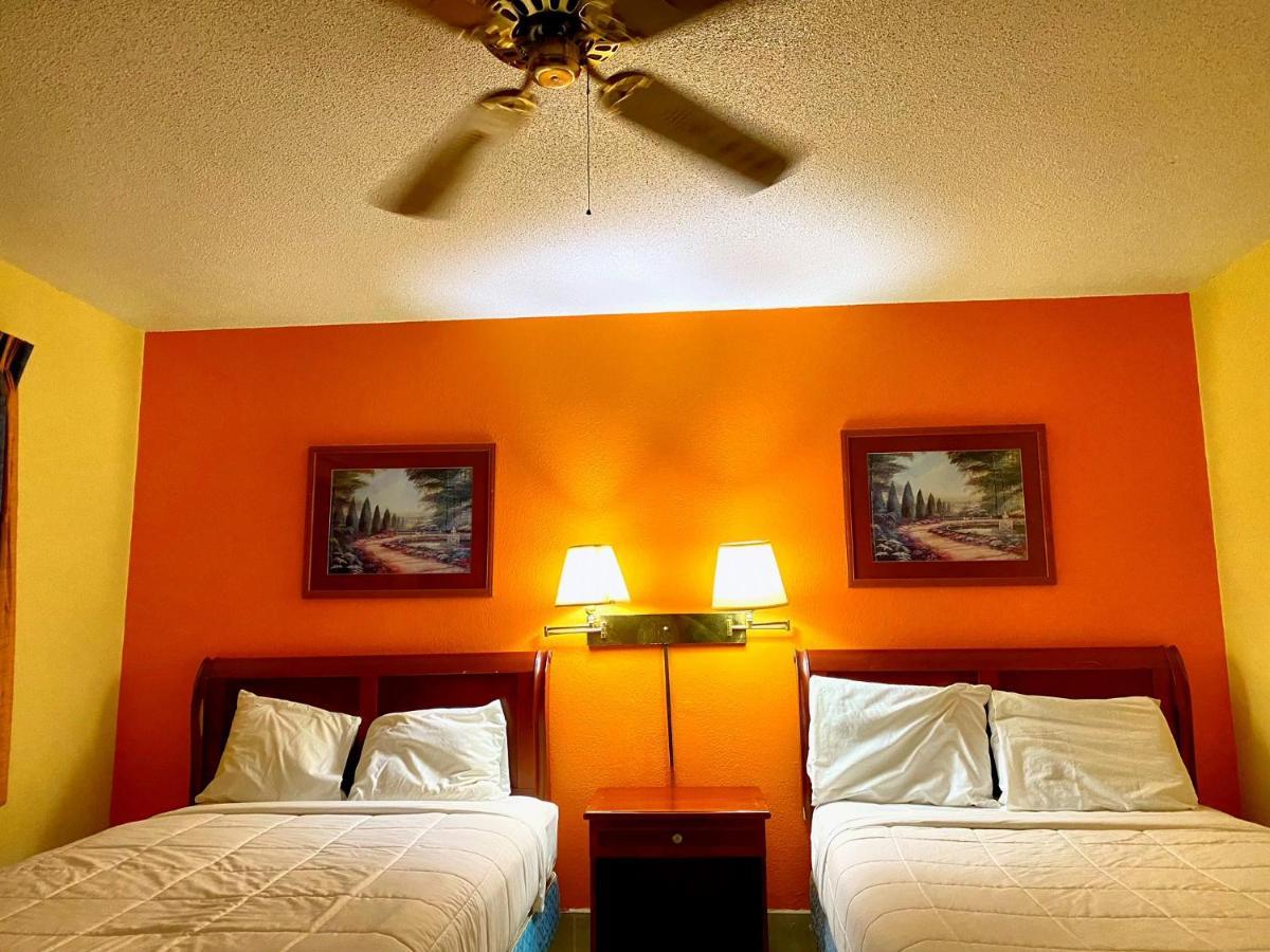 American Best Inn By Oyo I-35 Perry Near Lake Mcmurtry ภายนอก รูปภาพ
