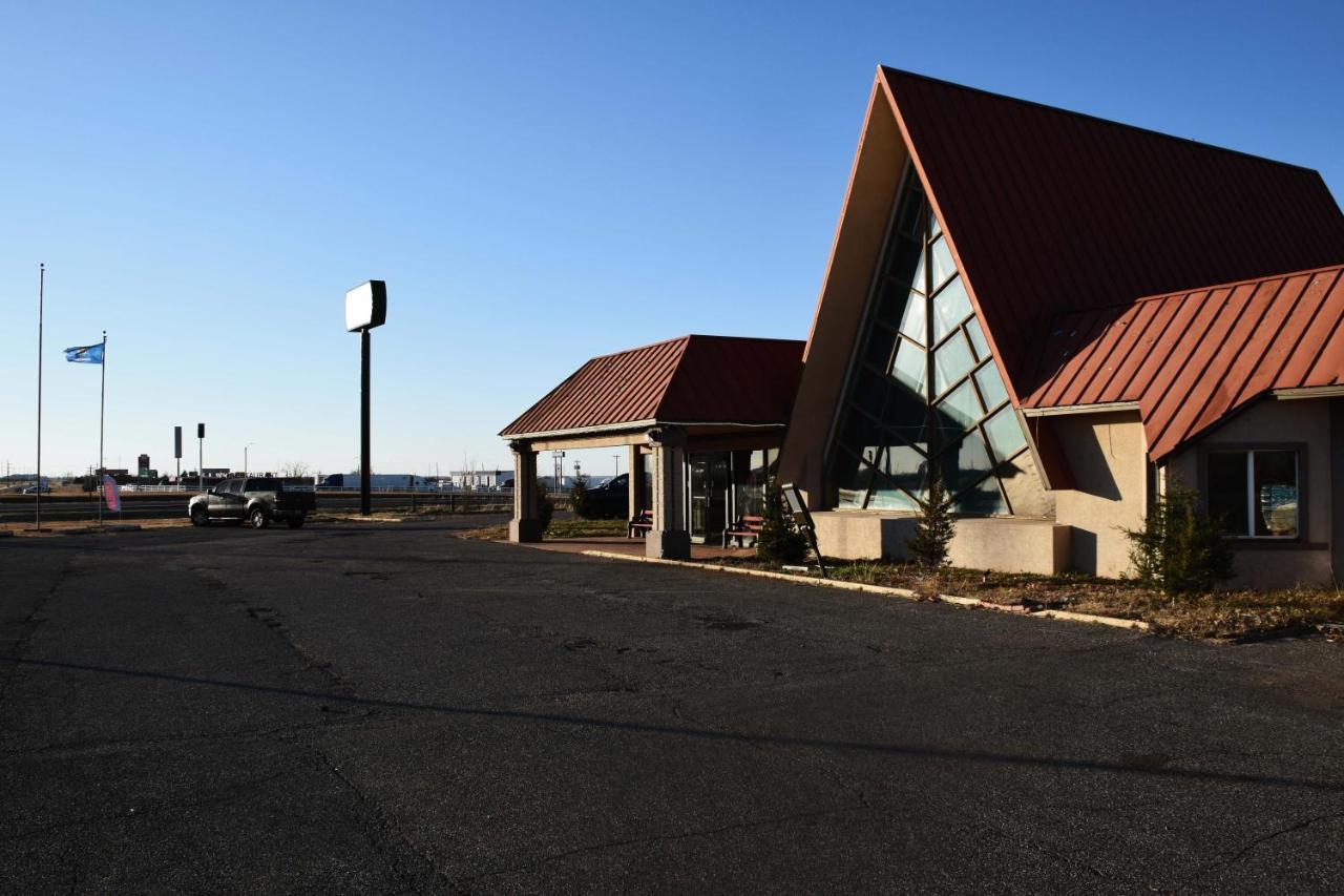 American Best Inn By Oyo I-35 Perry Near Lake Mcmurtry ภายนอก รูปภาพ
