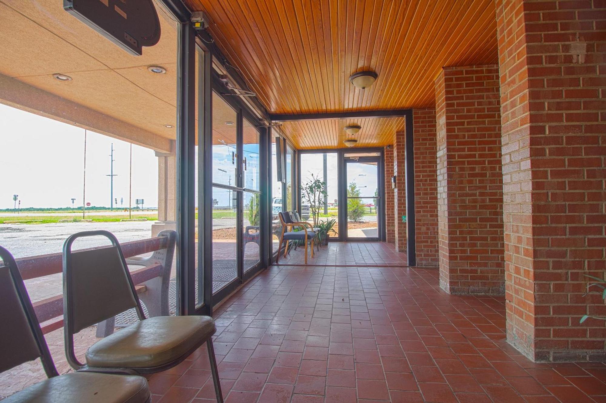 American Best Inn By Oyo I-35 Perry Near Lake Mcmurtry ภายนอก รูปภาพ