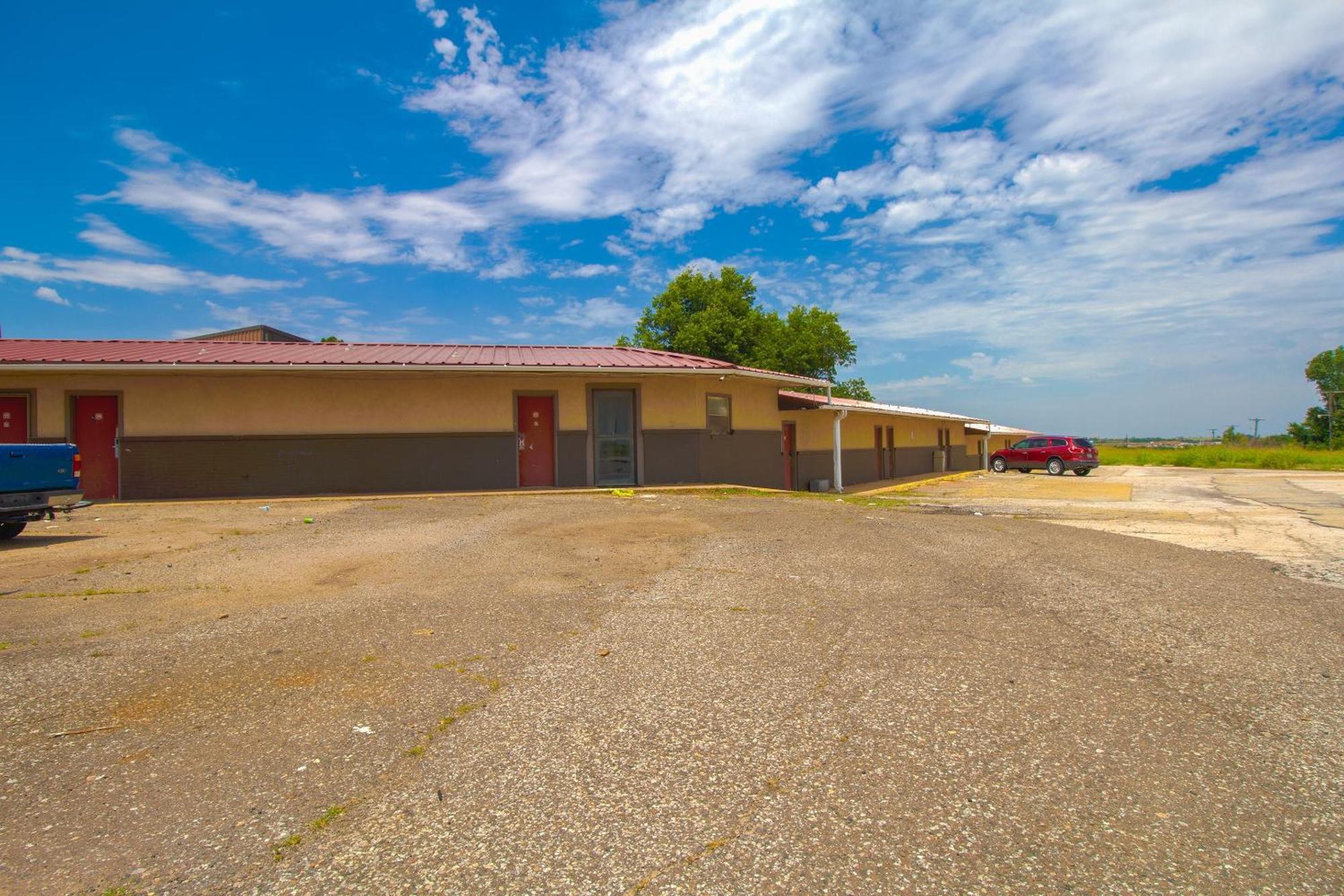 American Best Inn By Oyo I-35 Perry Near Lake Mcmurtry ภายนอก รูปภาพ