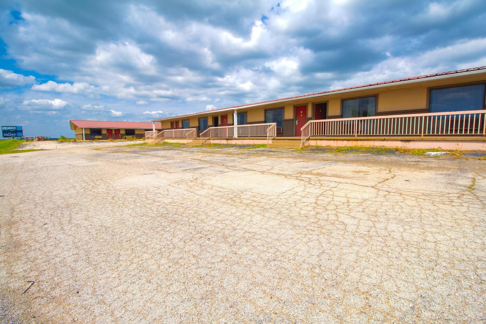 American Best Inn By Oyo I-35 Perry Near Lake Mcmurtry ภายนอก รูปภาพ