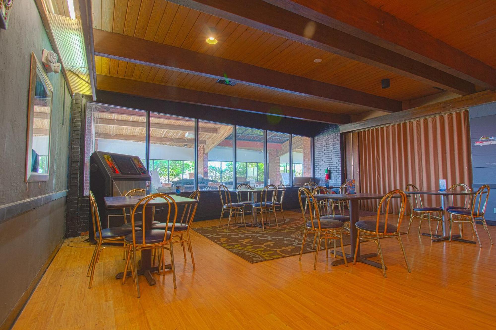 American Best Inn By Oyo I-35 Perry Near Lake Mcmurtry ภายนอก รูปภาพ