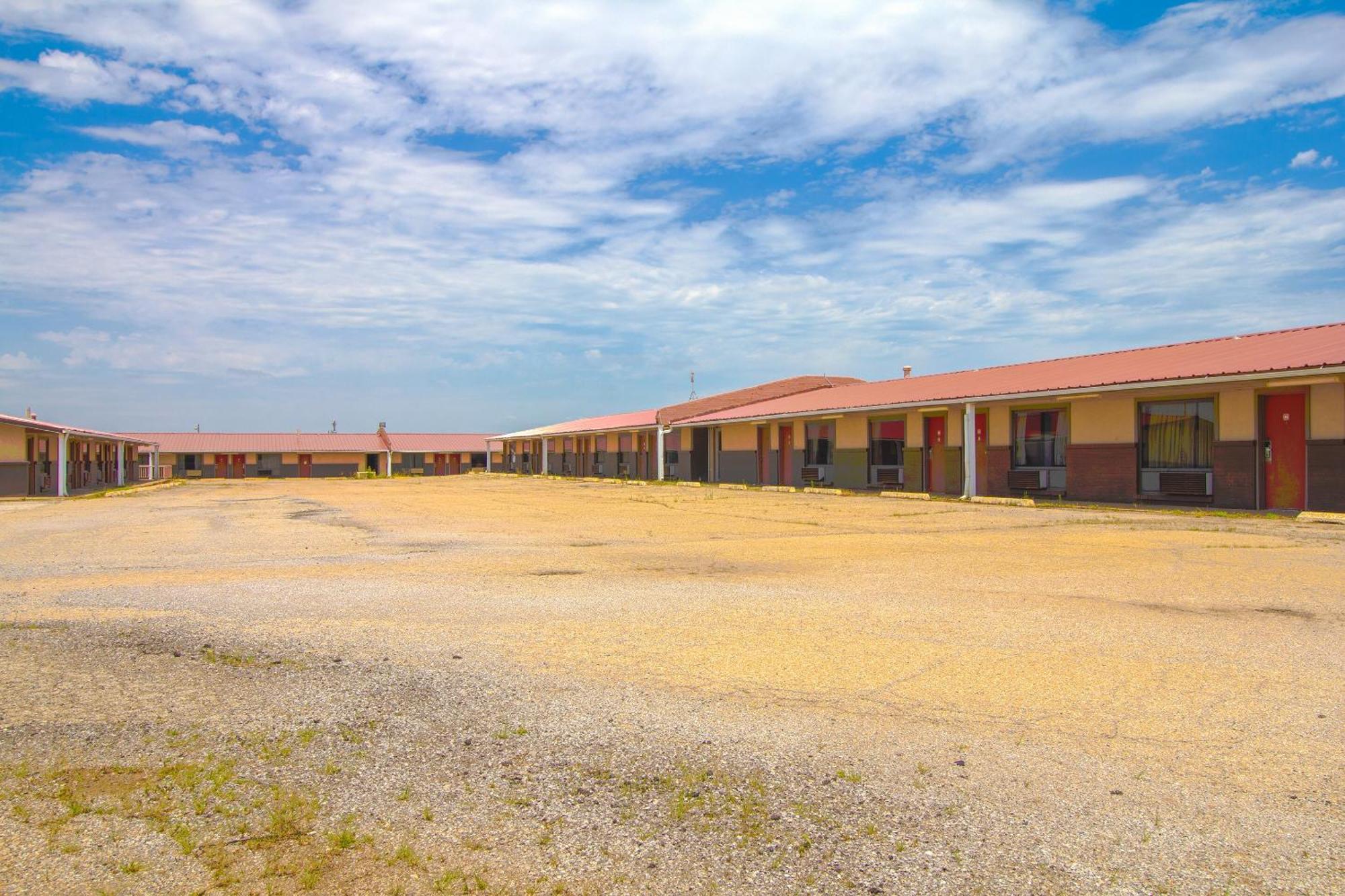 American Best Inn By Oyo I-35 Perry Near Lake Mcmurtry ภายนอก รูปภาพ